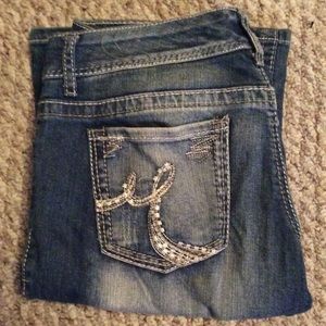 Maurice’s embroidered bootcut jeans size 9/10 REG